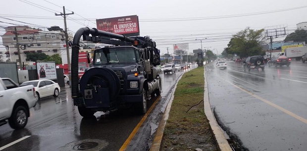  Alcaldía del Distrito Nacional intensifica operativos de limpieza por incidencia de lluvias